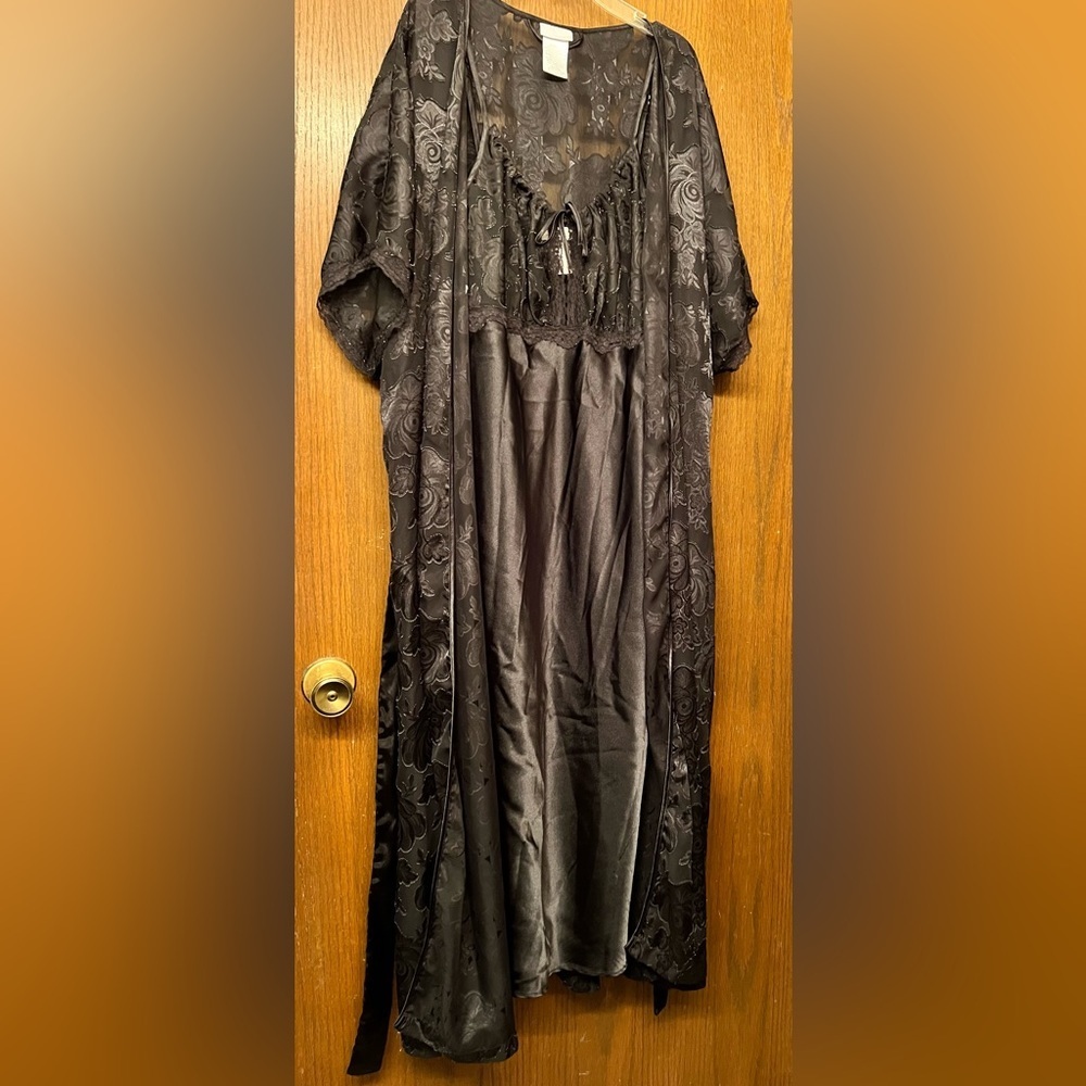 Secret Treasures Elegant Black Satiny material & Lace Lingerie & Robe Set 1XL